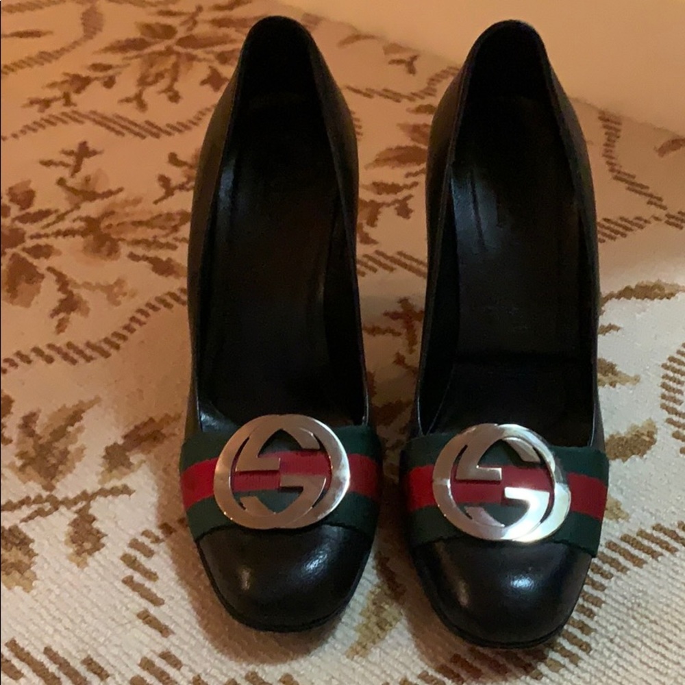 Gucci black pumps